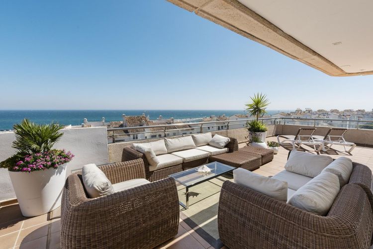 Penthouse | Resale in Puerto Banús - Development photo 1