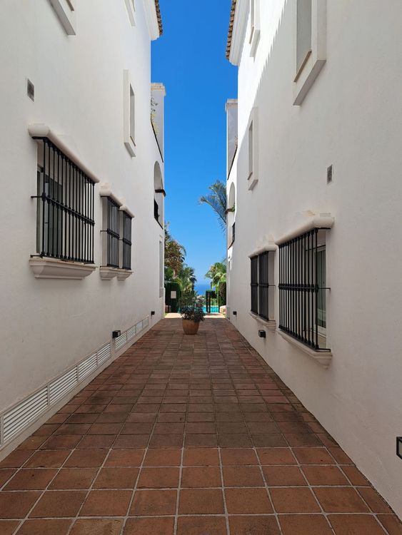 Apartment | Resale in Marbella in Marbella Others, Costa del Sol - Photo 4