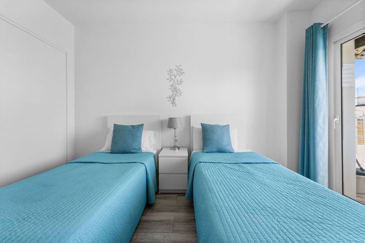 Apartment | Resale in Fuengirola in Fuengirola Others, Costa del Sol - Photo 4