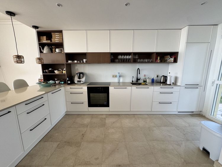 House | Resale in Elviria in Elviria, Costa del Sol - Photo 5