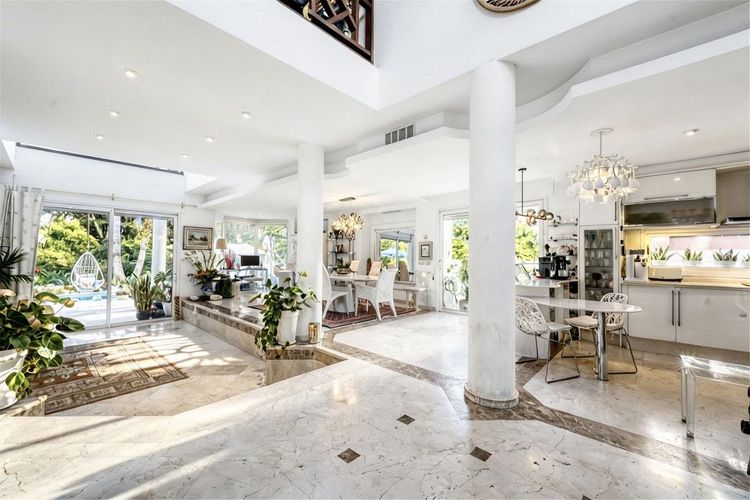 House | Resale in New Golden Mile in New Golden Mile, Costa del Sol - Photo 3