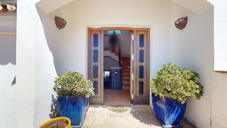 House | Resale in Valtocado in Valtocado, Costa del Sol - Photo 3