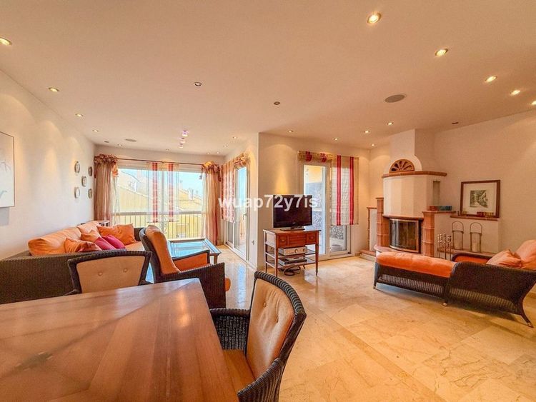 Apartment | Resale in Costabella in Costabella, Marbella East, Costa del Sol - Photo 4