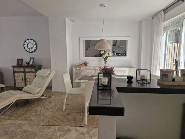 House | Resale in Nueva Andalucía in Nueva Andalucía Others, Costa del Sol - Photo 5