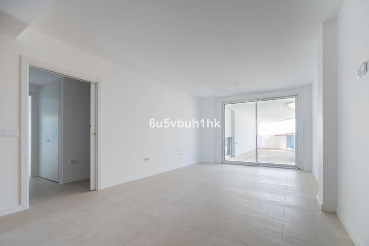 Apartment | Resale in Fuengirola in Fuengirola Others, Costa del Sol - Photo 4