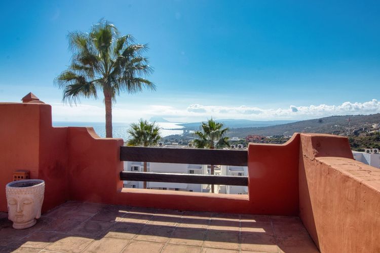 listing card gallery