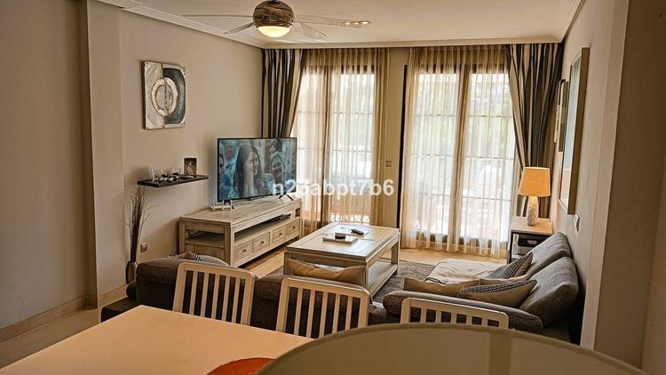 Apartment | Resale in Los Arqueros in Los Arqueros, Costa del Sol - Photo 4