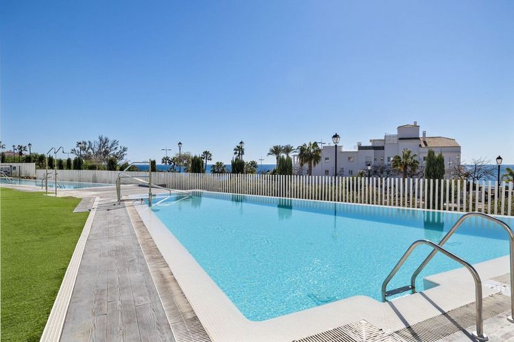 Apartment | Resale in Torrequebrada in Torrequebrada, Costa del Sol - Photo 5
