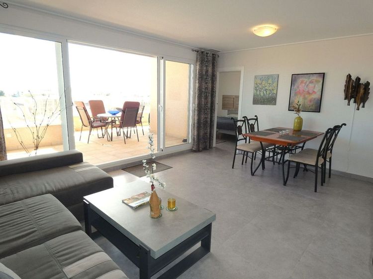 Apartment | Resale in Punta Prima in Punta Prima, Costa Blanca - Photo 3