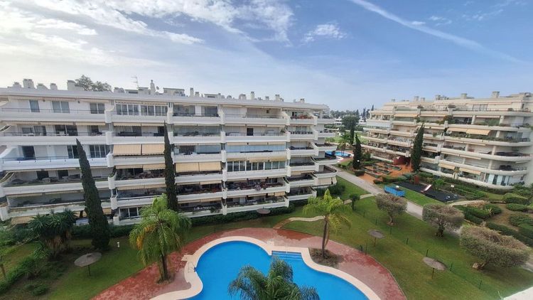 Penthouse | Resale in Guadalmina Alta - Development photo 1