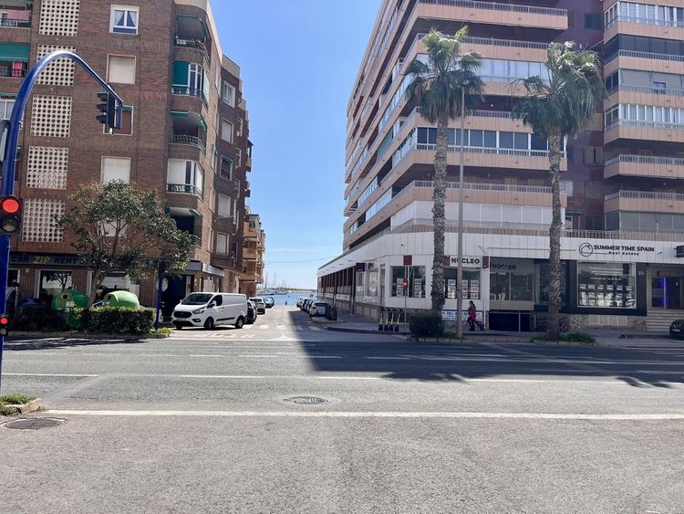 Apartment | Resale in Torrevieja in Torrevieja, Costa Blanca - Photo 3