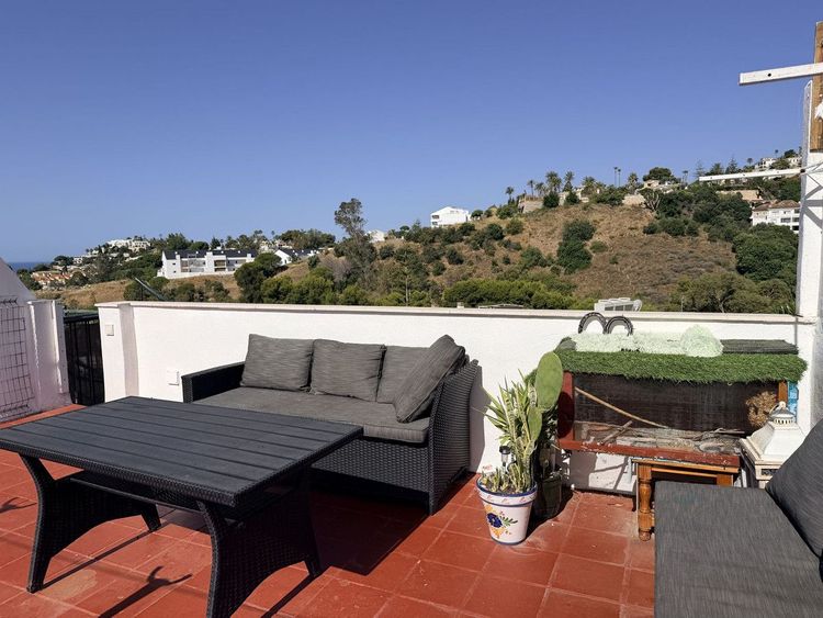 Apartment | Resale in Benalmadena in Benalmadena Others, Costa del Sol - Photo 2