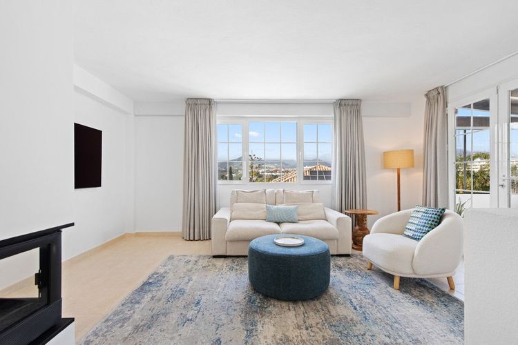 House | Resale in Guadalmina Alta in Guadalmina Alta, Costa del Sol - Photo 4