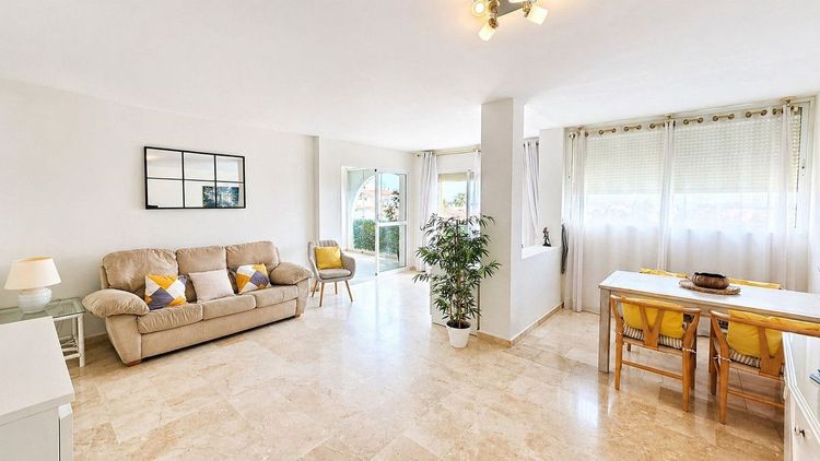 Apartment | Resale in Atalaya in Atalaya, Costa del Sol - Photo 5