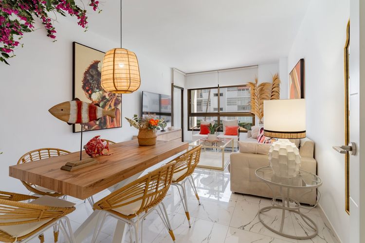 listing card gallery