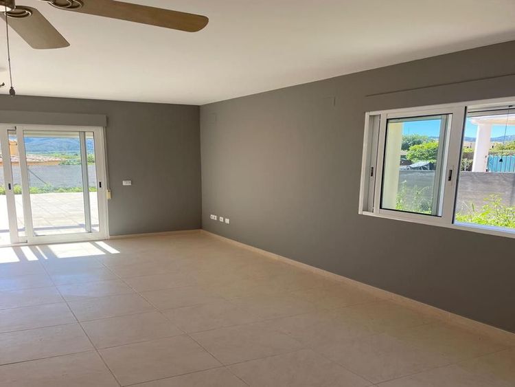 House | Resale in Beniarbeig in Costa Blanca - Photo 5