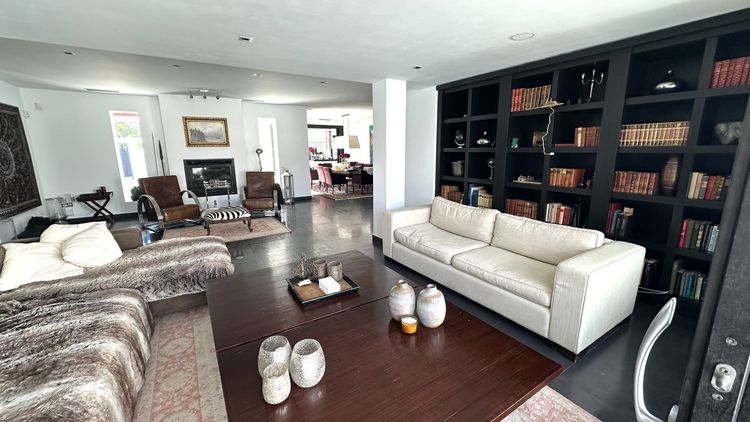 House | Resale in Guadalmina Baja in Guadalmina Baja, Costa del Sol - Photo 2