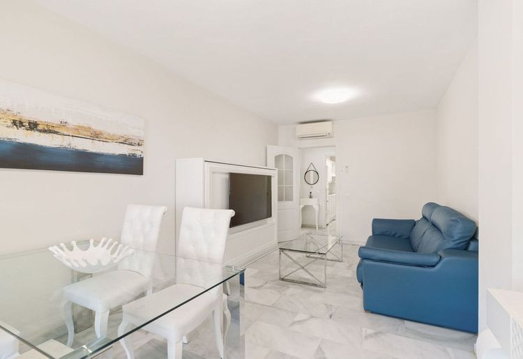 Apartment | Resale in Calahonda in Calahonda, Costa del Sol - Photo 3