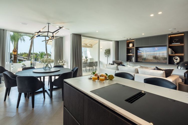 Apartment | Resale in Marbella in Marbella, Costa del Sol - Photo 4