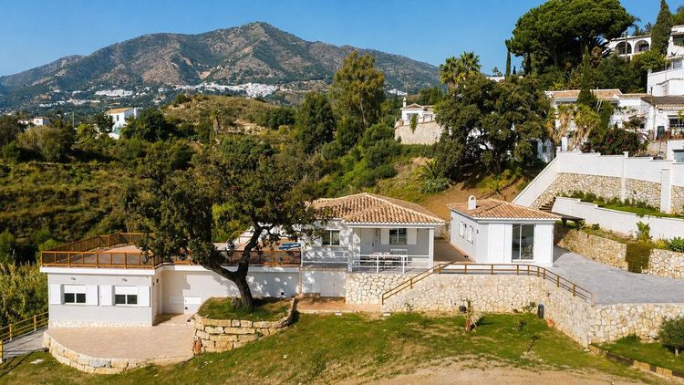 House | Resale in Mijas in Mijas Others, Costa del Sol - Photo 4