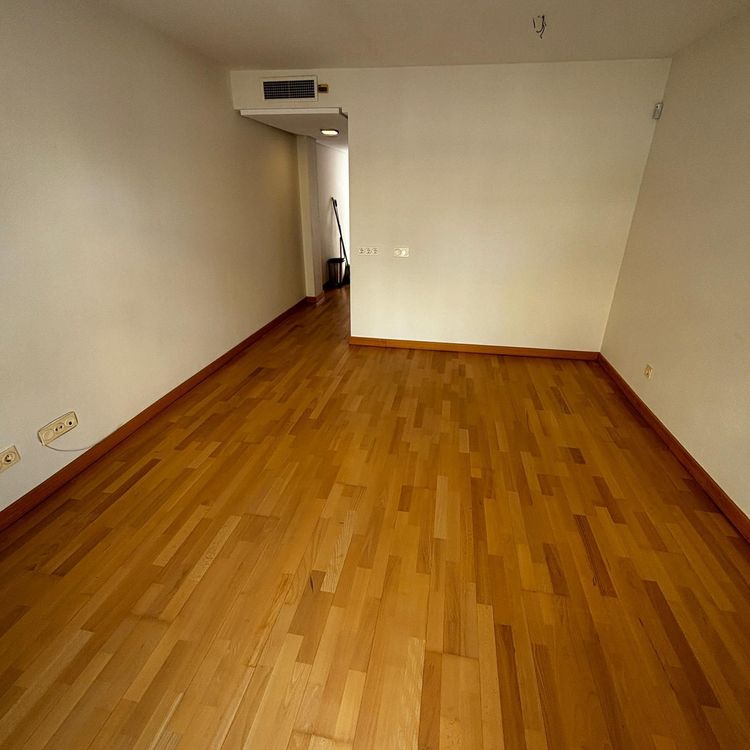Apartment | Resale in Málaga Centro in Málaga Centro, Costa del Sol - Photo 5