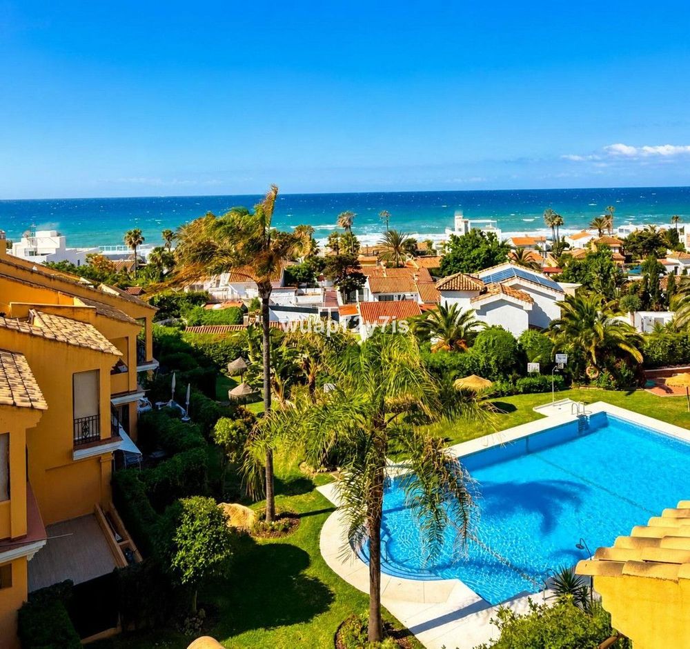 Apartment | Resale in Costabella in Costabella, Marbella East, Costa del Sol - Main property photo
