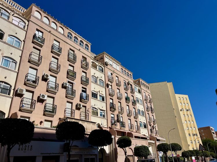 Apartment | Resale in Torremolinos in Torremolinos Others, Costa del Sol - Photo 2