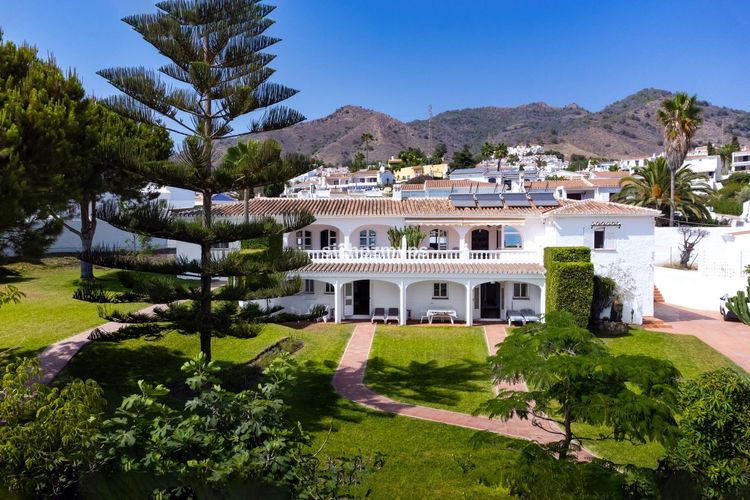 House | Resale in Nerja in Nerja, Costa del Sol - Photo 2
