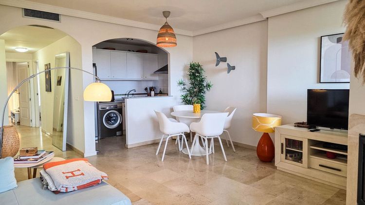 Apartment | Resale in La Duquesa in La Duquesa, Costa del Sol - Photo 5