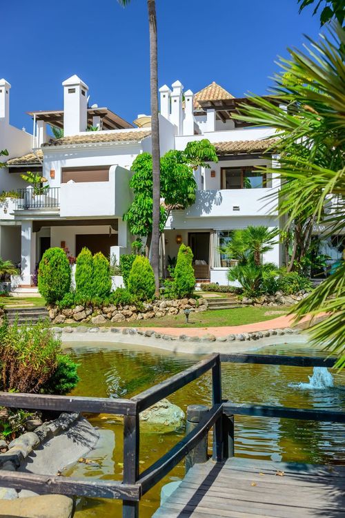 House | Resale in El Paraiso in El Paraiso, Costa del Sol - Photo 3