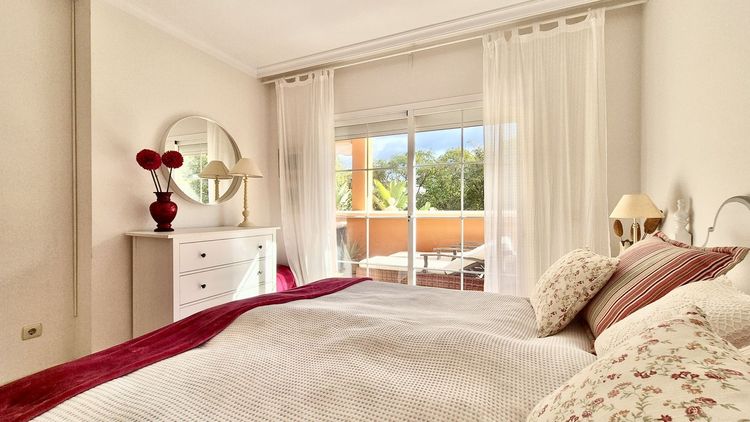 Apartment | Resale in Nueva Andalucía in Nueva Andalucía Others, Costa del Sol - Photo 3