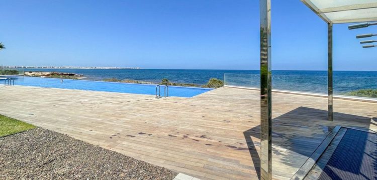 Apartment | Resale in Punta Prima in Punta Prima, Costa Blanca - Photo 3