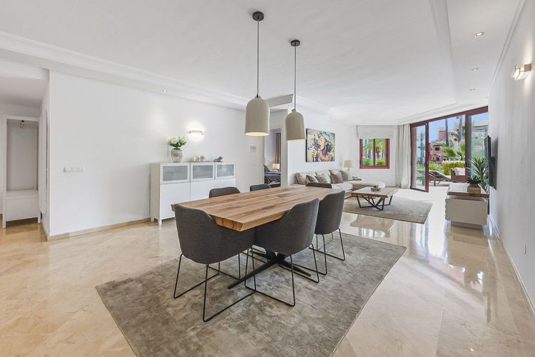 Apartment | Resale in Estepona in Estepona, Costa del Sol - Photo 5