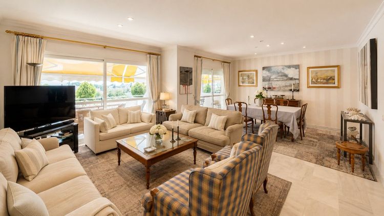 Penthouse | Resale in Guadalmina Baja in Guadalmina Baja, Costa del Sol - Photo 4
