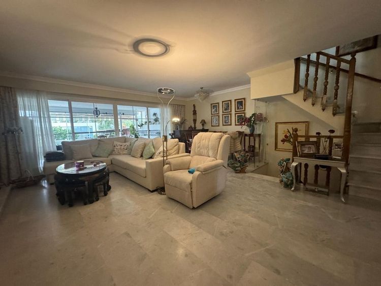 House | Resale in Atalaya in Atalaya, Costa del Sol - Photo 3