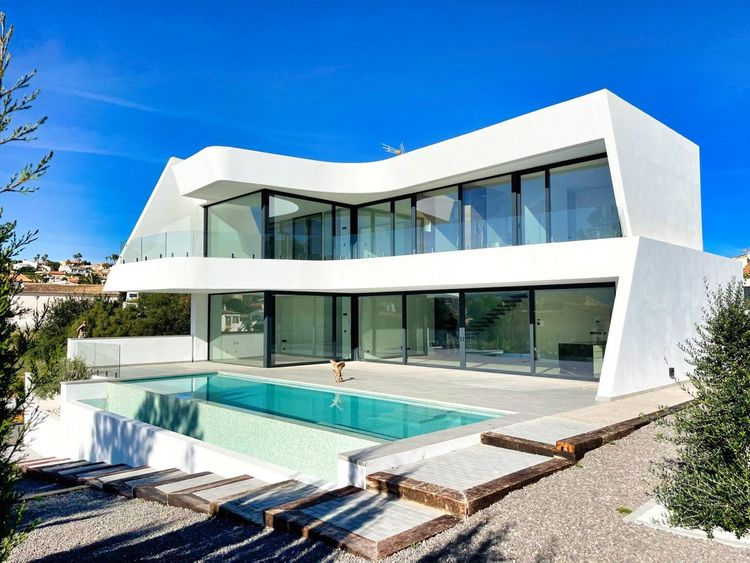 House | Resale in Calpe in Calpe, Costa Blanca - Photo 4