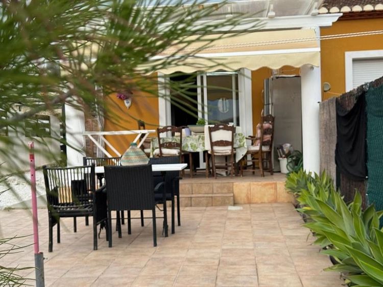 House | Resale in Beniarbeig in Costa Blanca - Photo 2