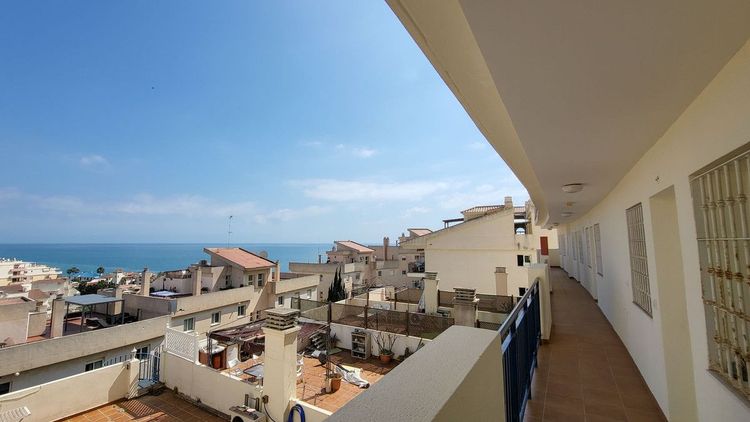 Apartment | Resale in Torremuelle in Torremuelle, Costa del Sol - Photo 2