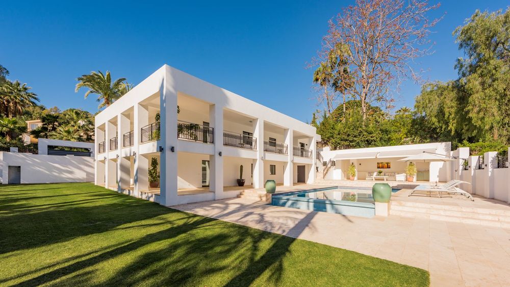 House | Resale in Nueva Andalucía in Nueva Andalucía Others, Costa del Sol - Main property photo