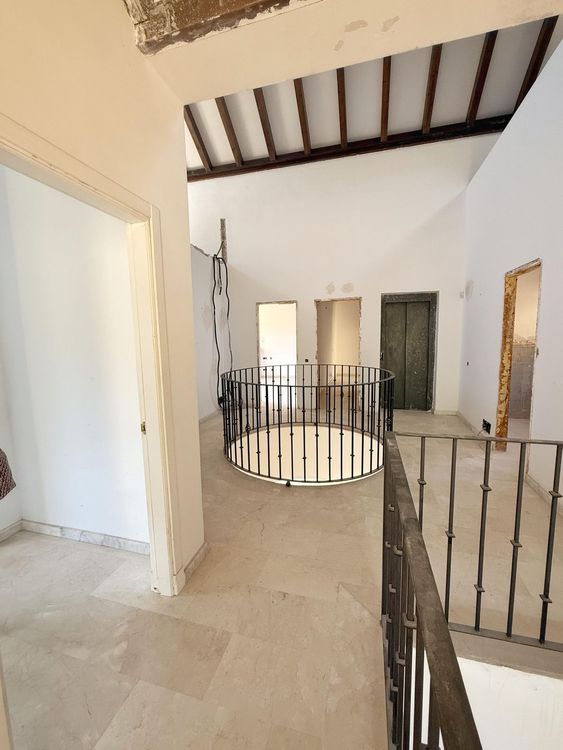 House | Resale in Elviria in Elviria, Costa del Sol - Photo 4