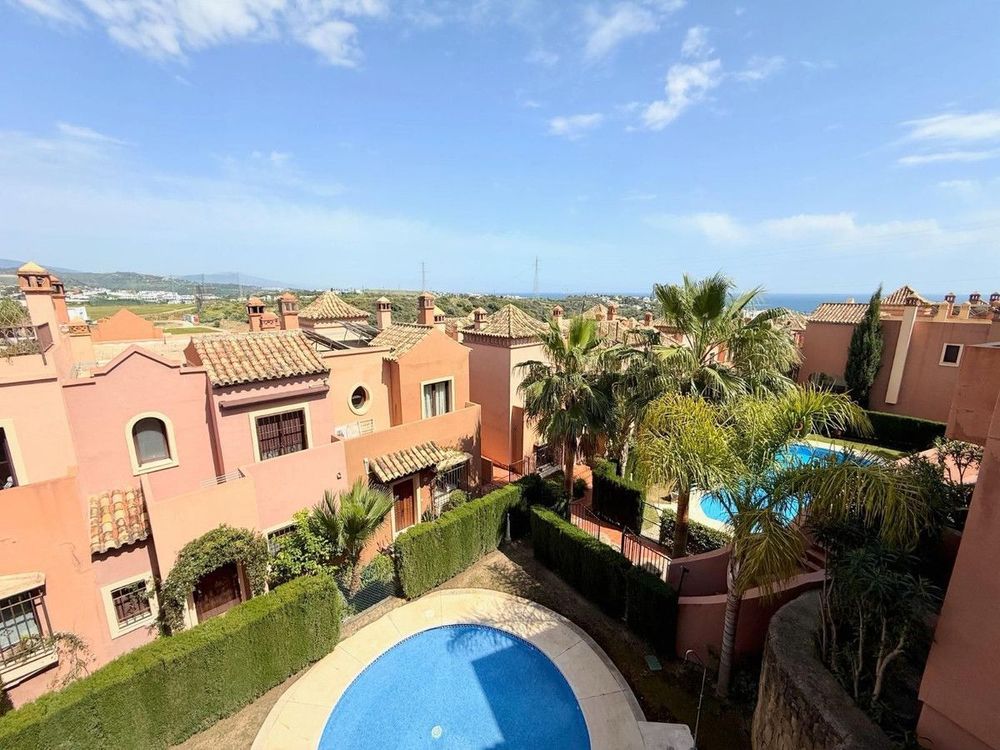 House | Resale in Estepona in Estepona, Costa del Sol - Main property photo