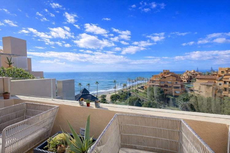 Penthouse | Resale in Estepona - Development photo 1