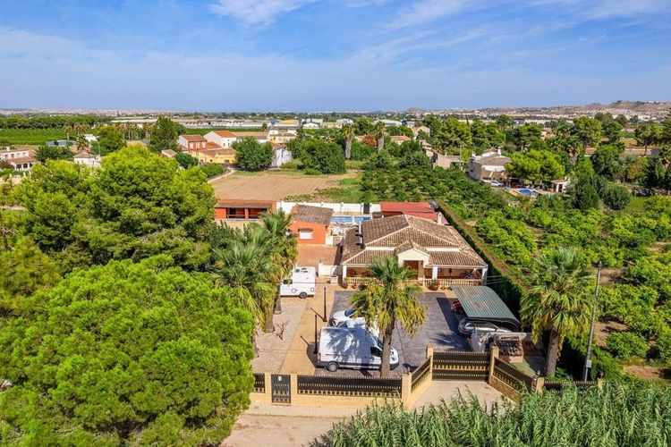 House | Resale in Heredades in Heredades, Costa Blanca - Photo 3