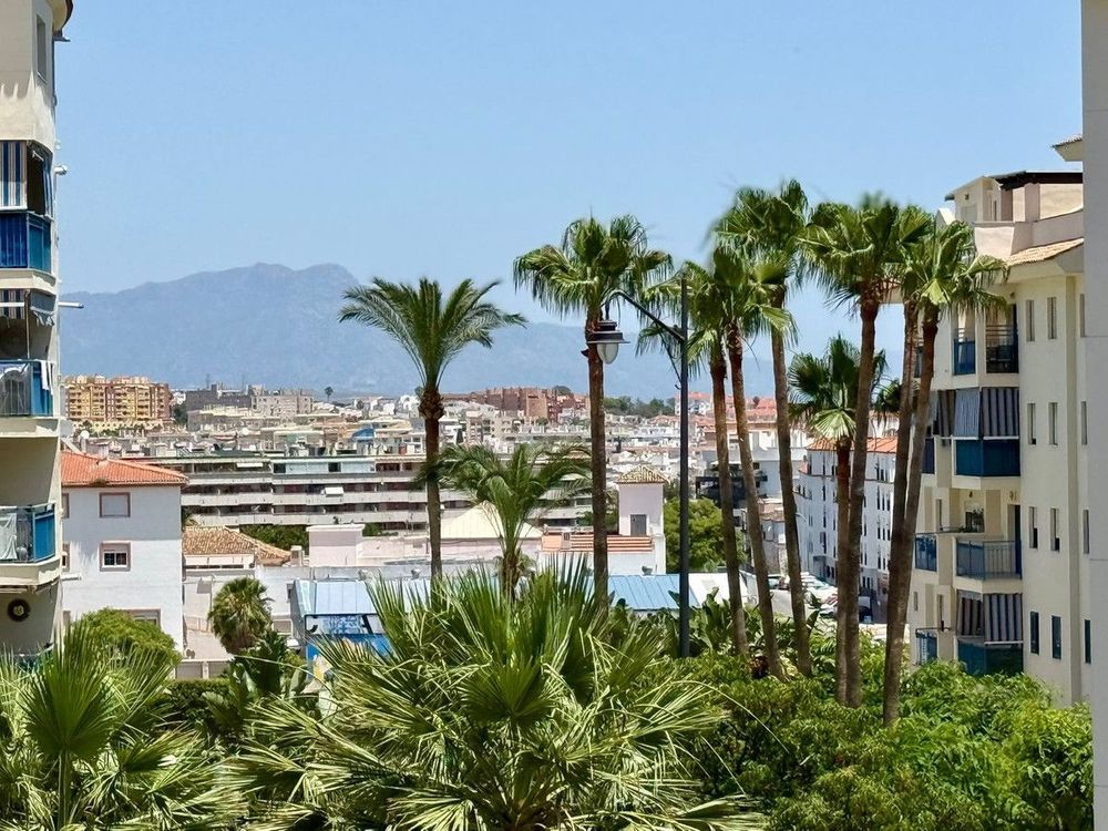 Apartment | Resale in Estepona in Estepona, Costa del Sol - Main property photo