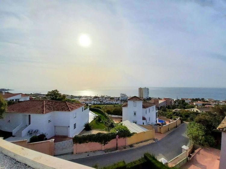 House | Resale in Torreguadiaro in Torreguadiaro, Costa del Sol - Photo 4