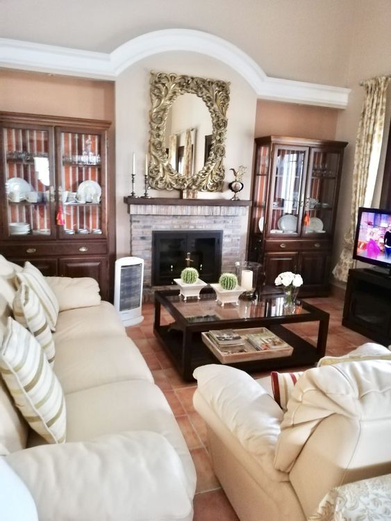 House | Resale in Guaro in Guaro, Costa del Sol - Photo 2