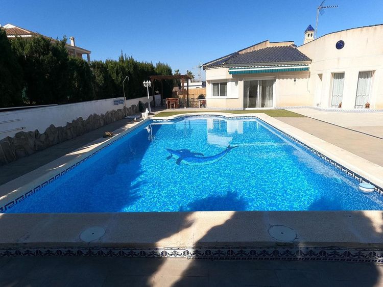 House | Resale in Algorfa in Algorfa, Costa Blanca - Photo 3