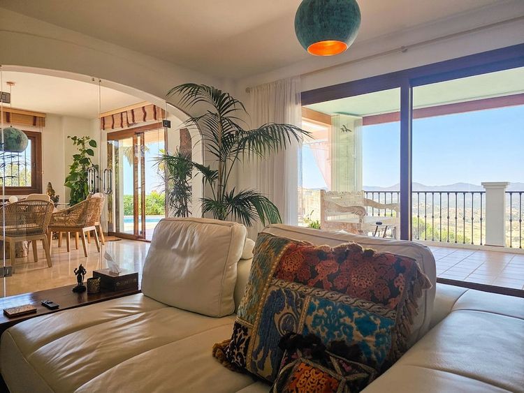 House | Resale in Mijas in Mijas Others, Costa del Sol - Photo 4