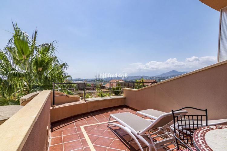 Apartment | Resale in Nueva Andalucía - Development photo 1