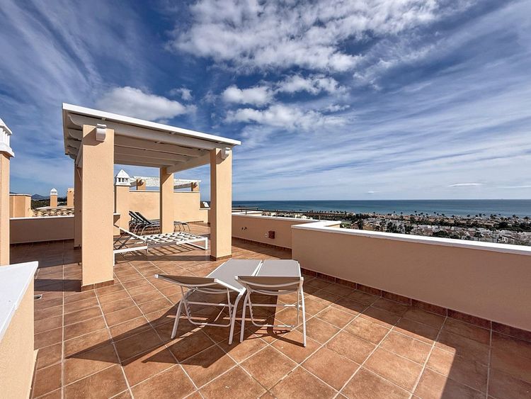 Penthouse | Resale in Doña Julia in Doña Julia, Costa del Sol - Photo 2